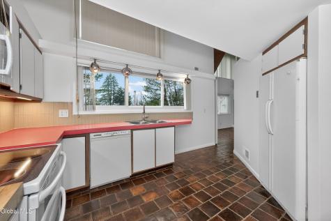 4 E Van Leuven Drive Rensselaer NY 12144