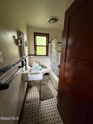1833 Avenue A Schenectady NY 12308