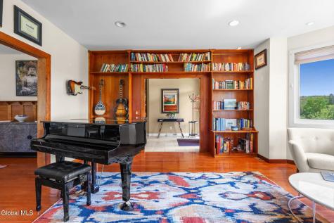 8 Fox Glove Court Wynantskill NY 12198