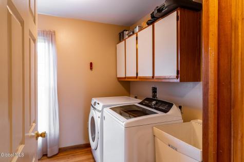 31 Woodridge Drive Loudonville NY 12211