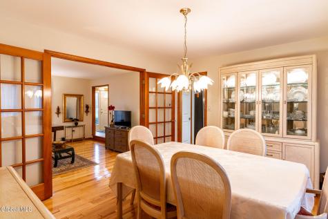 31 Woodridge Drive Loudonville NY 12211