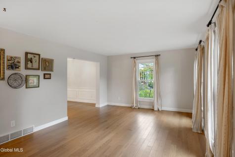 759 Downing Street Niskayuna NY 12309