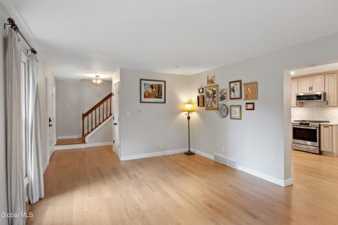 759 Downing Street Niskayuna NY 12309