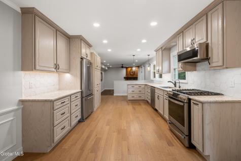 759 Downing Street Niskayuna NY 12309