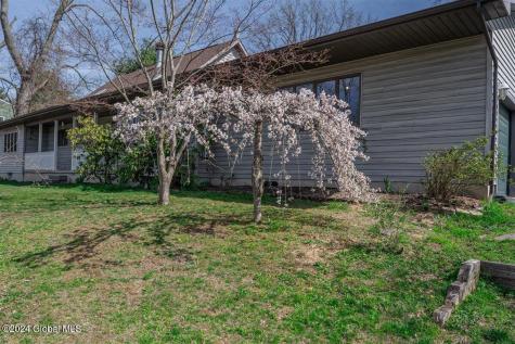 324 Elsmere Avenue Delmar NY 12054