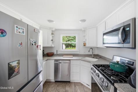 129 Heckeler Drive Glenville NY 12302
