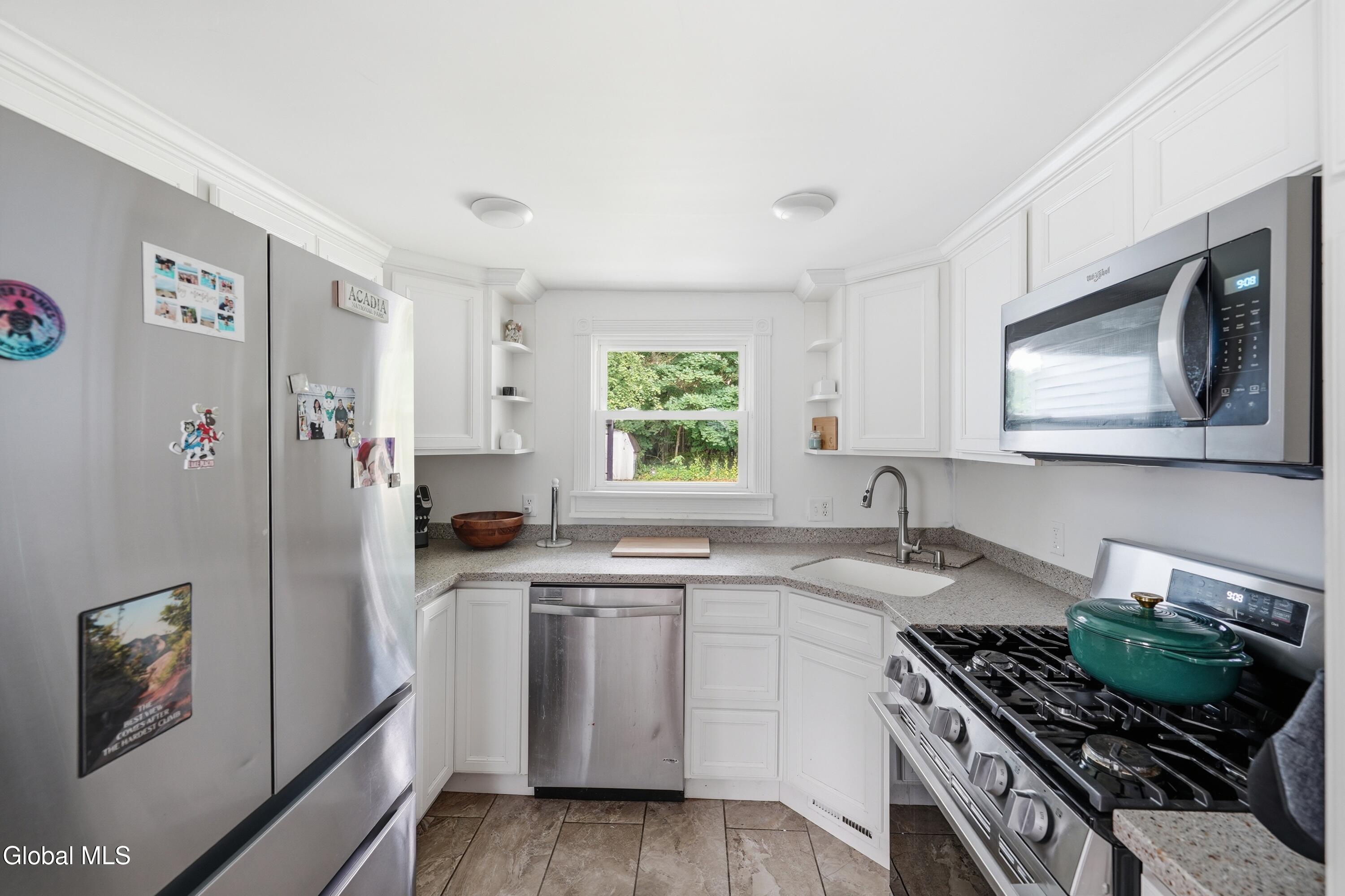 129 Heckeler Drive Glenville NY 12302
