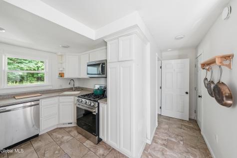 129 Heckeler Drive Glenville NY 12302