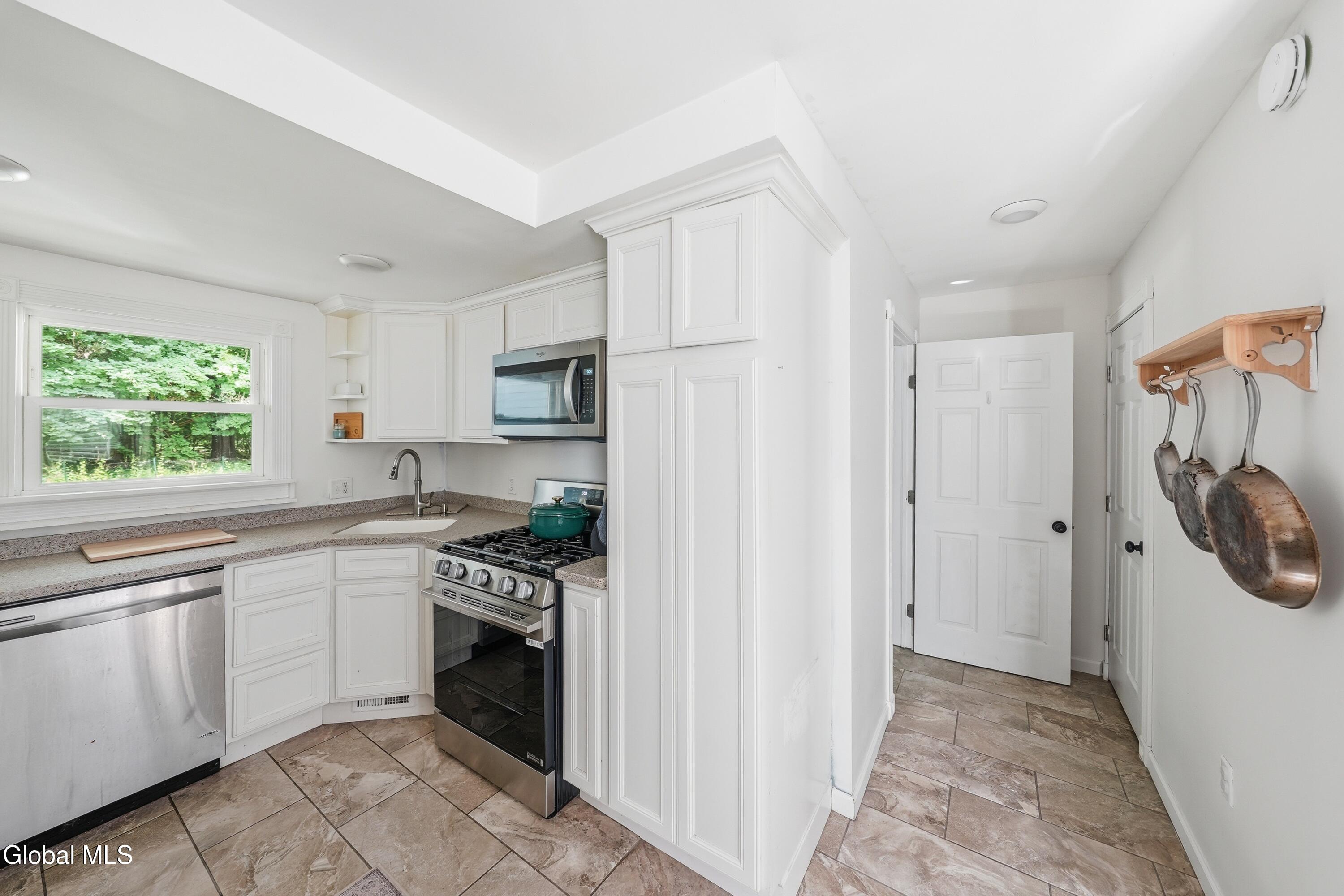 129 Heckeler Drive Glenville NY 12302