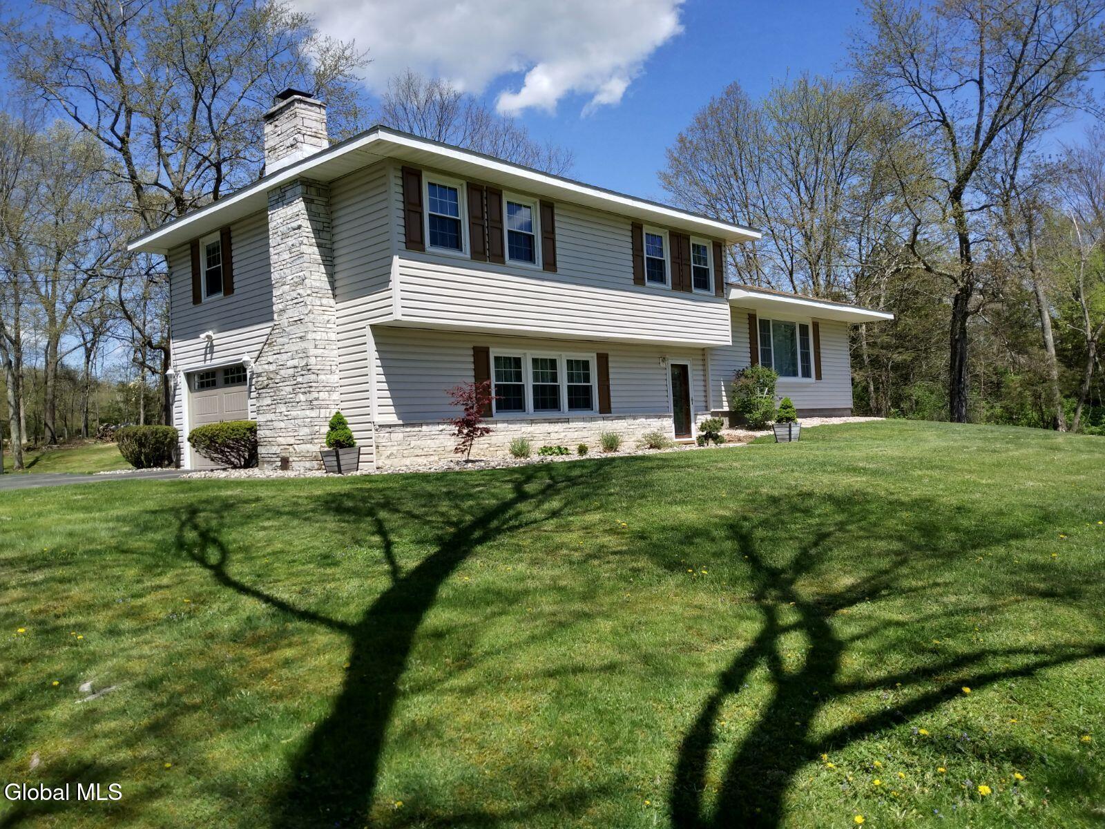 313 Pine Circle Claverack NY 12075