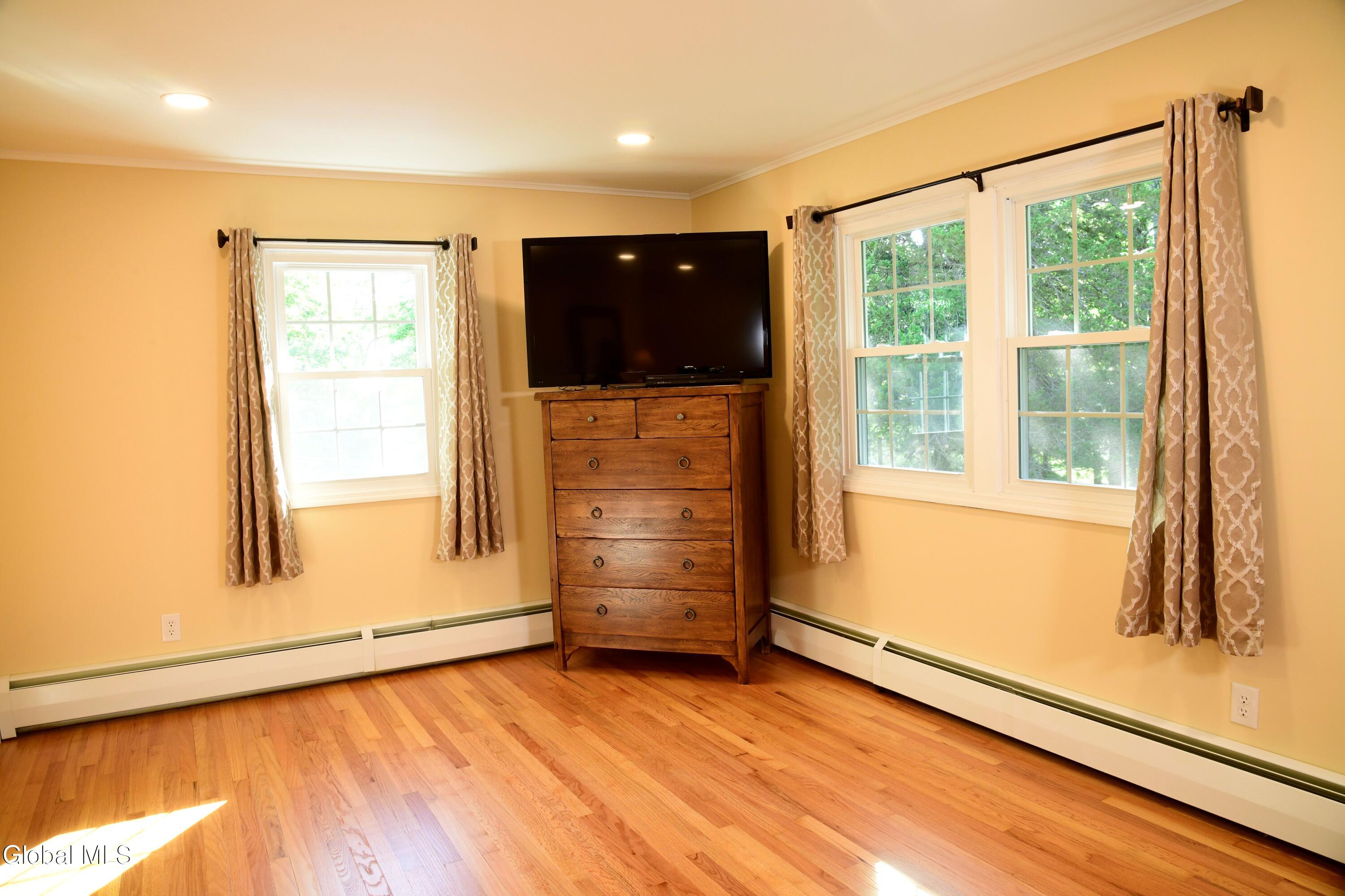 313 Pine Circle Claverack NY 12075