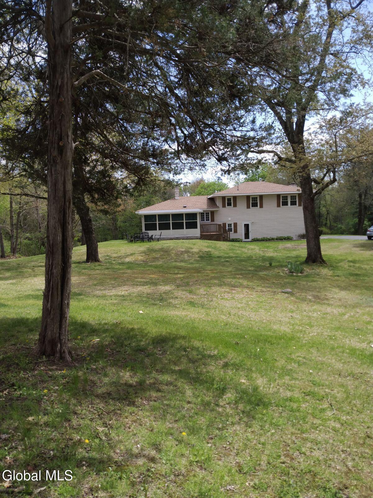 313 Pine Circle Claverack NY 12075
