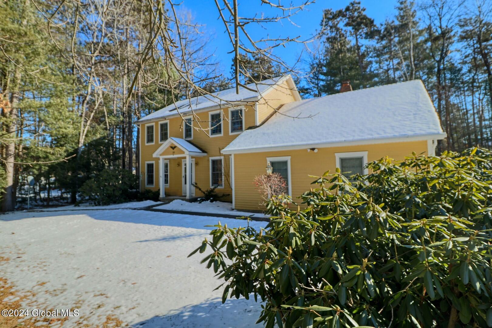 10 Chippewa Circle Queensbury NY 12804