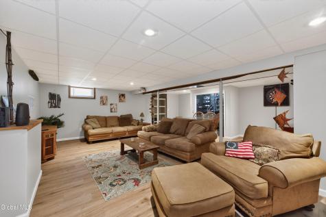 4 Stottle Lane Glenville NY 12302