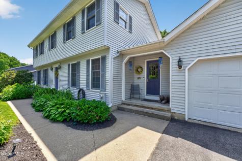 4 Stottle Lane Glenville NY 12302