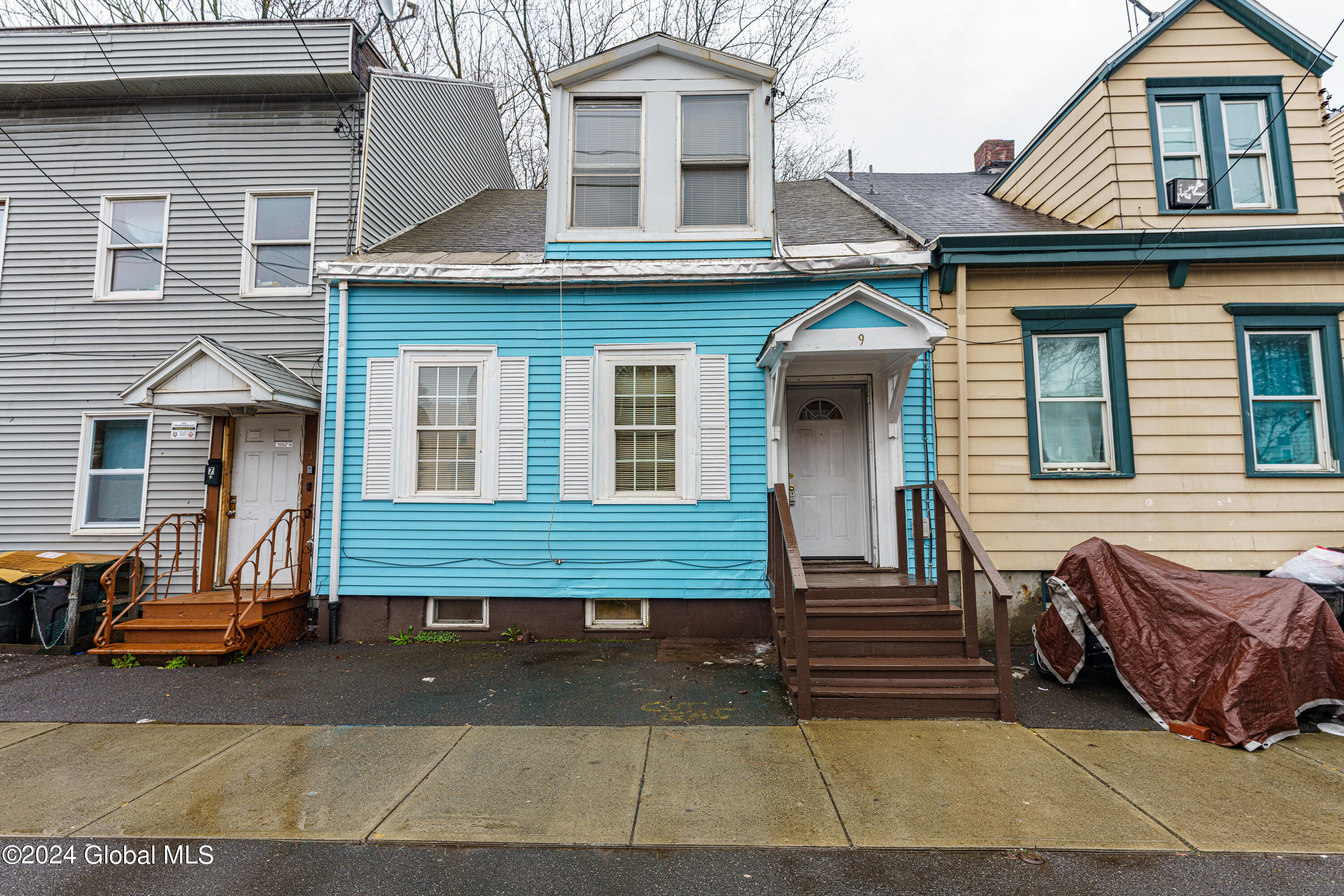 9 Robin Street Albany NY 12206