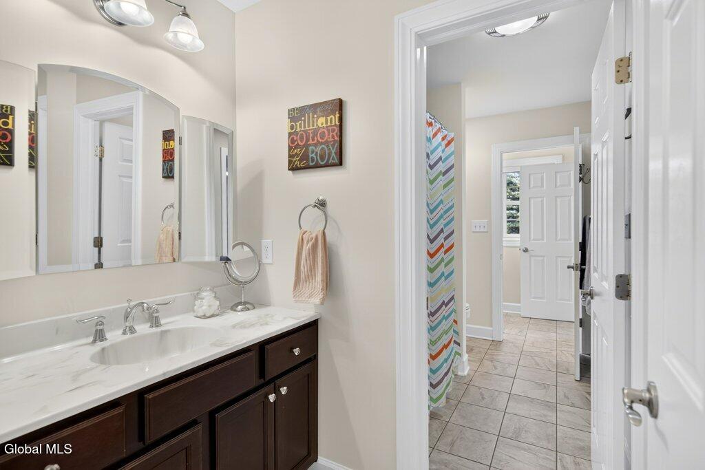 13 Peacham Road Watervliet NY 12189