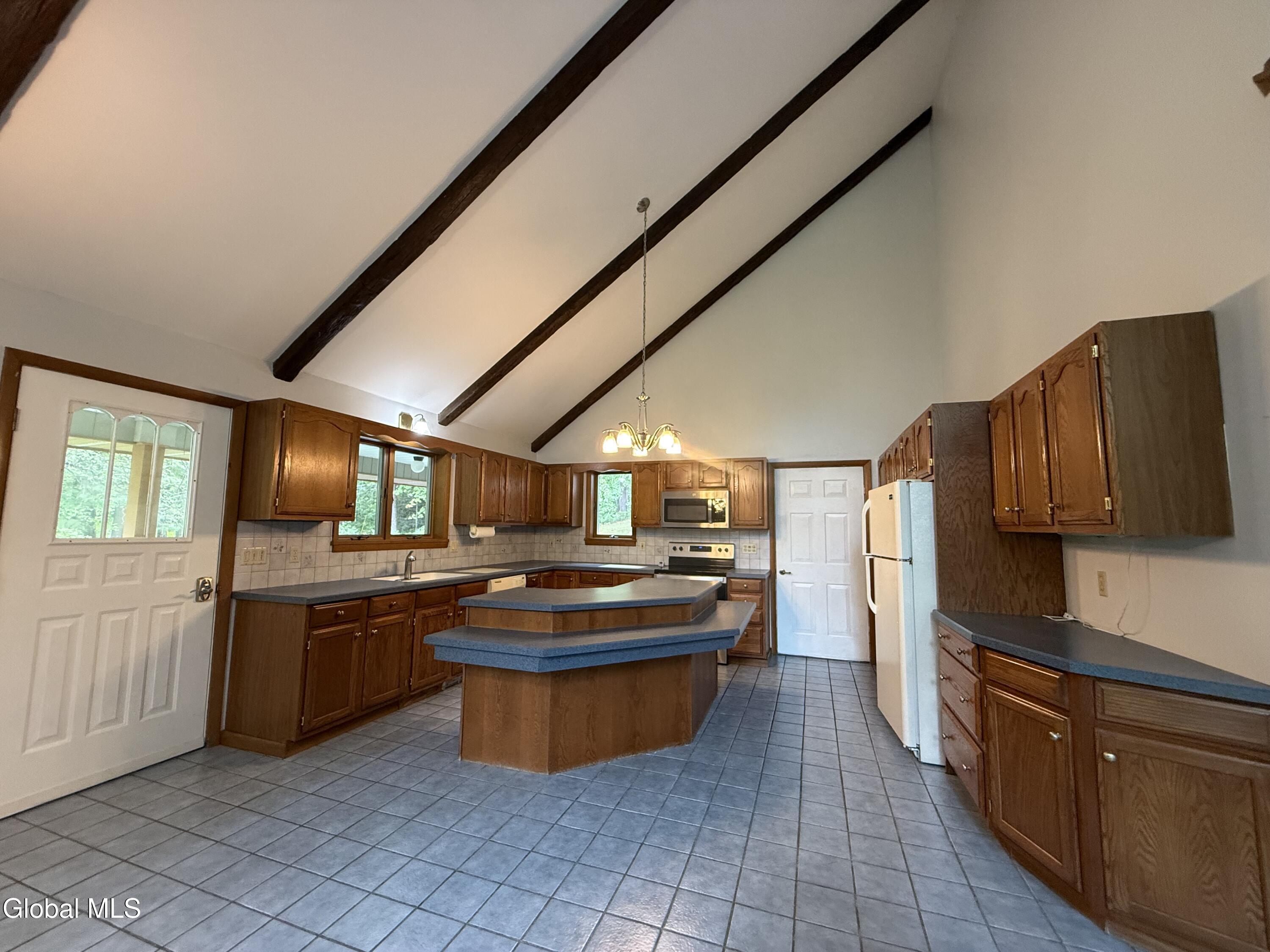 936 Ridge Road Broadalbin NY 12025