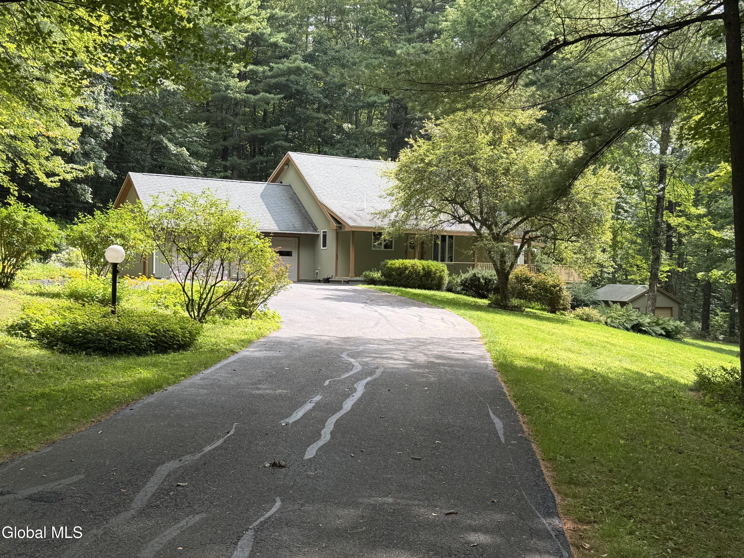 936 Ridge Road Broadalbin NY 12025