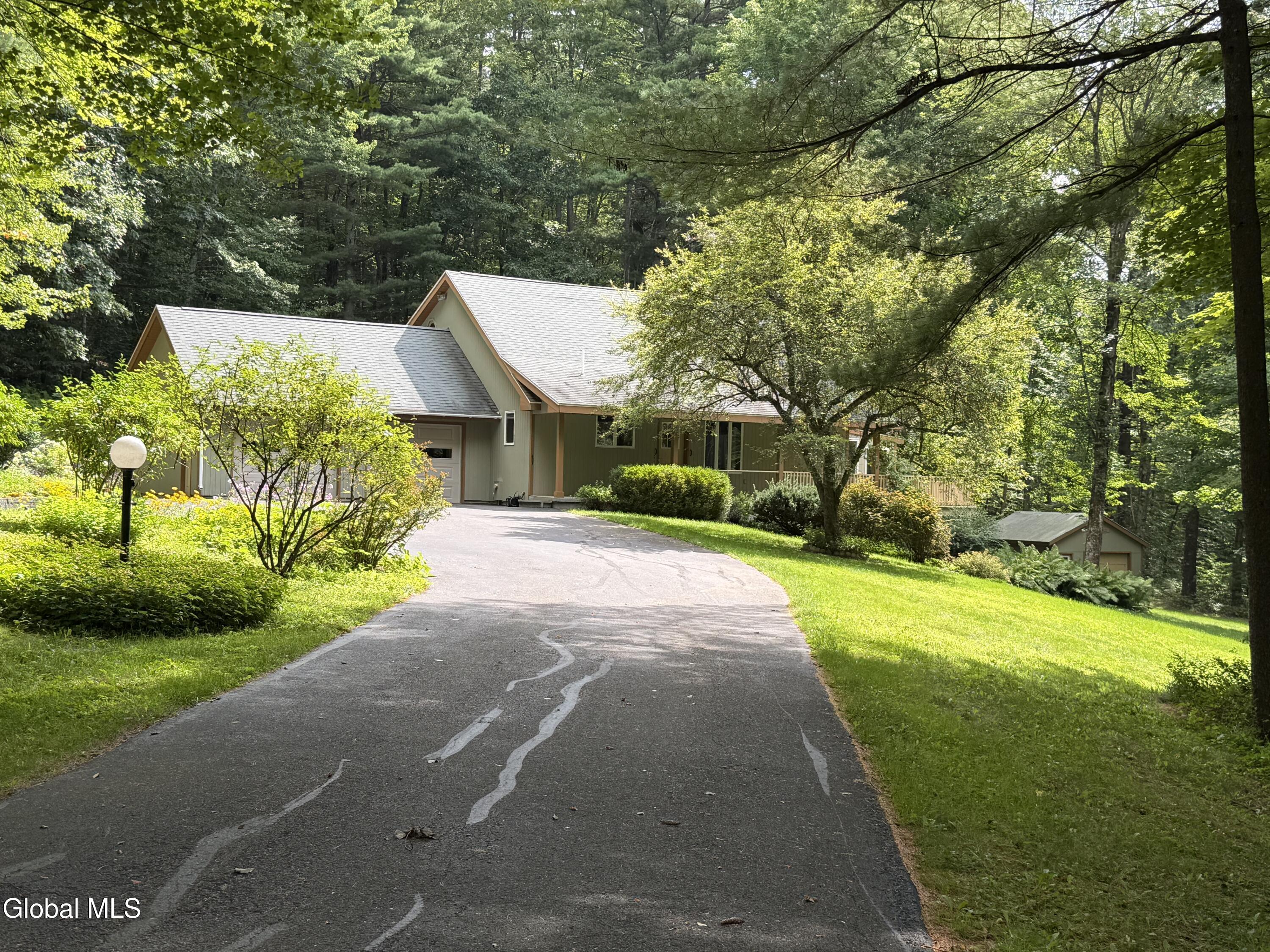 936 Ridge Road Broadalbin NY 12025