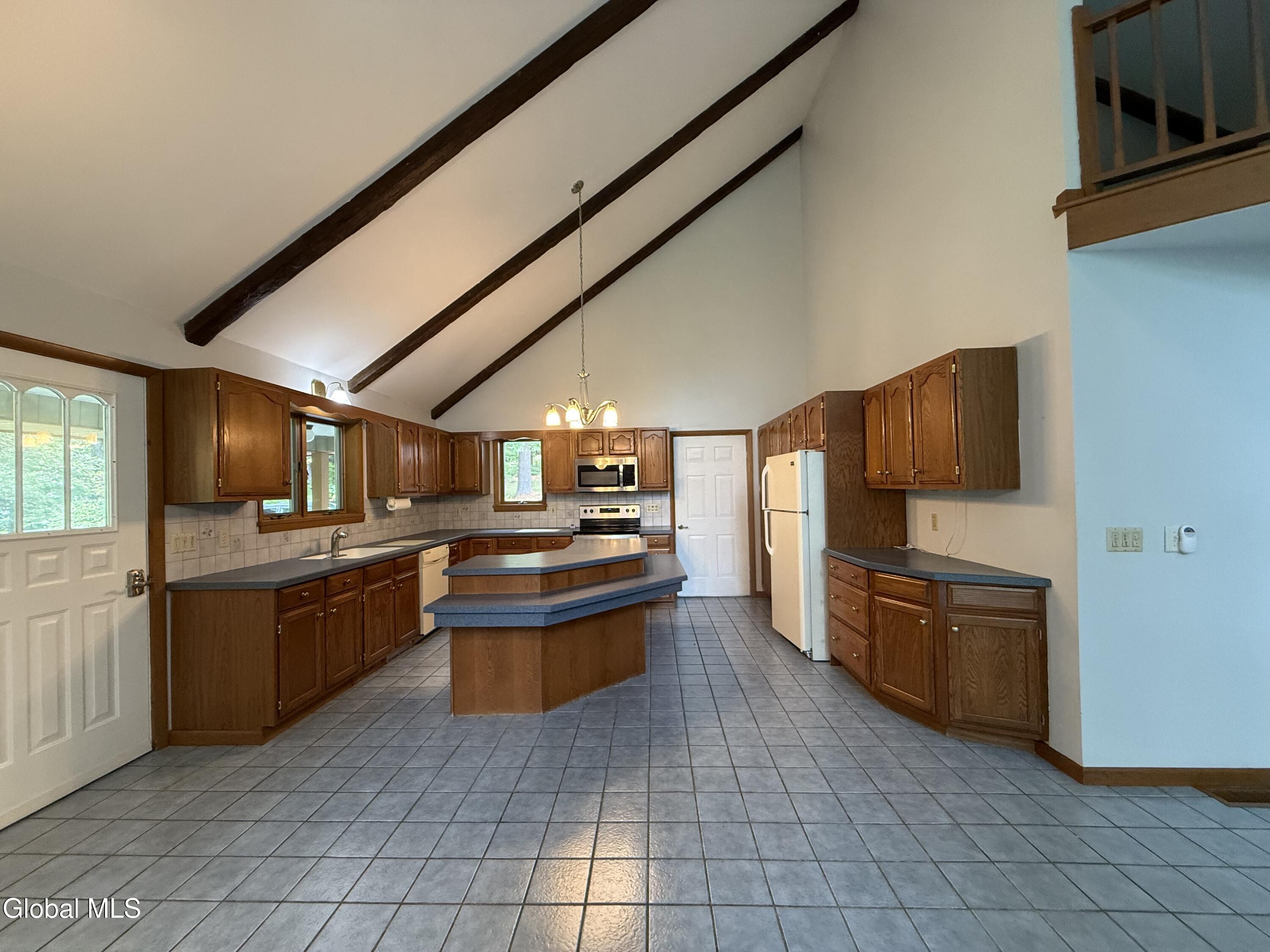 936 Ridge Road Broadalbin NY 12025