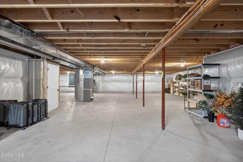 18 Bernie Loop Troy NY 12180