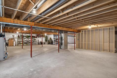 18 Bernie Loop Troy NY 12180