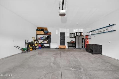 18 Bernie Loop Troy NY 12180