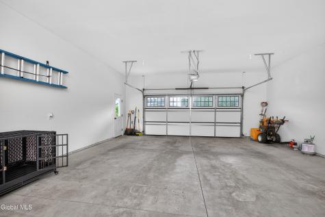 18 Bernie Loop Troy NY 12180