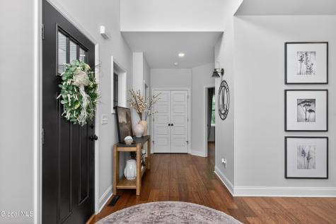 18 Bernie Loop Troy NY 12180