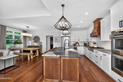 18 Bernie Loop Troy NY 12180