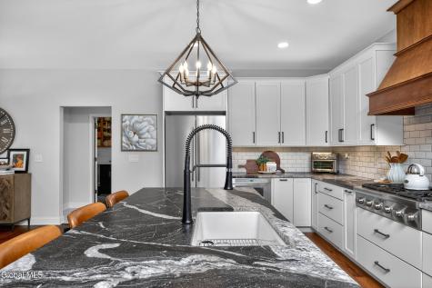 18 Bernie Loop Troy NY 12180