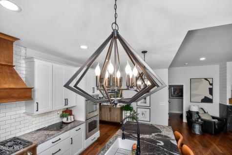 18 Bernie Loop Troy NY 12180