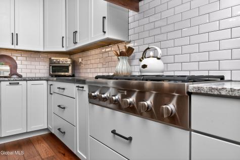 18 Bernie Loop Troy NY 12180