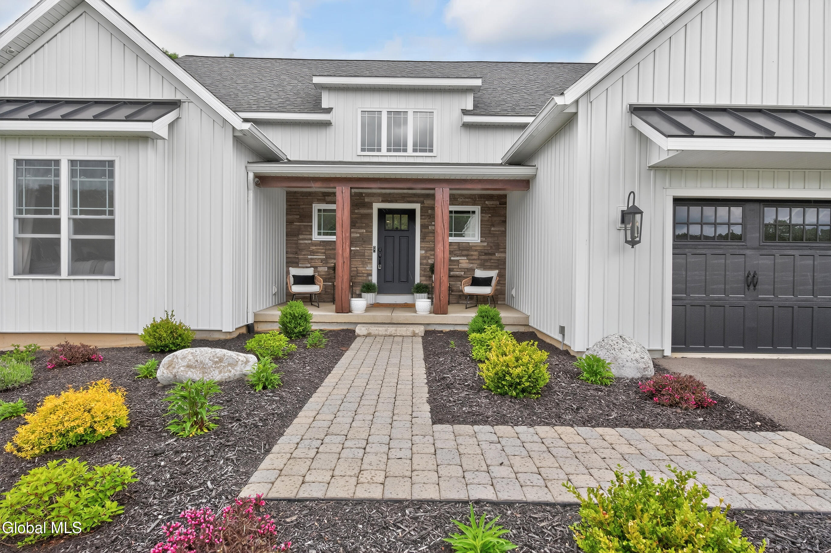 18 Bernie Loop Troy NY 12180