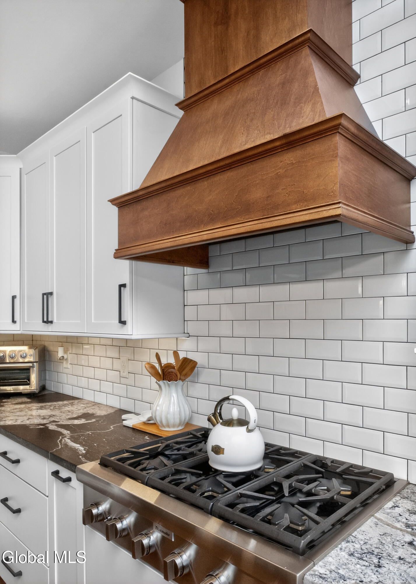 18 Bernie Loop Troy NY 12180