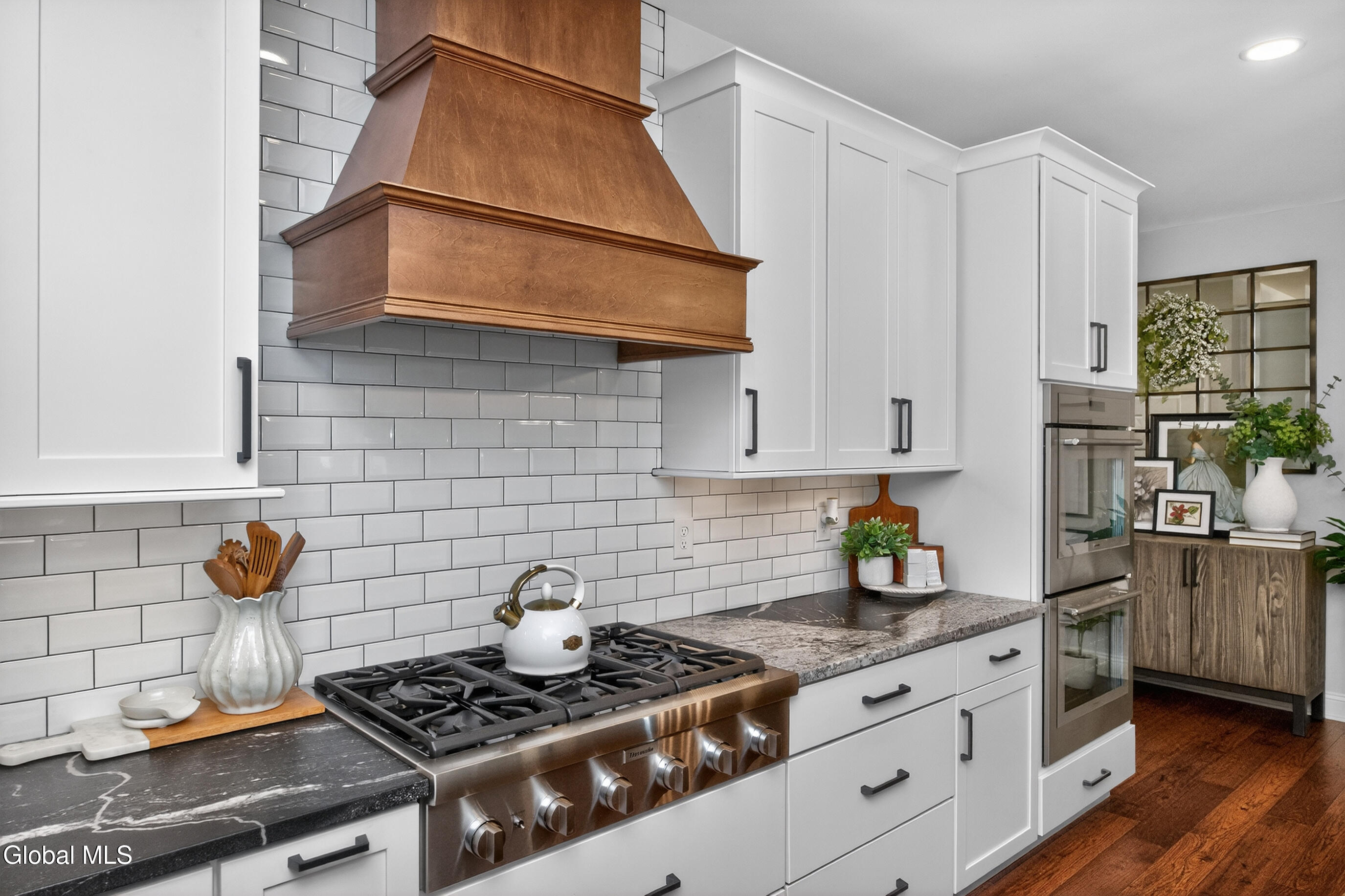 18 Bernie Loop Troy NY 12180