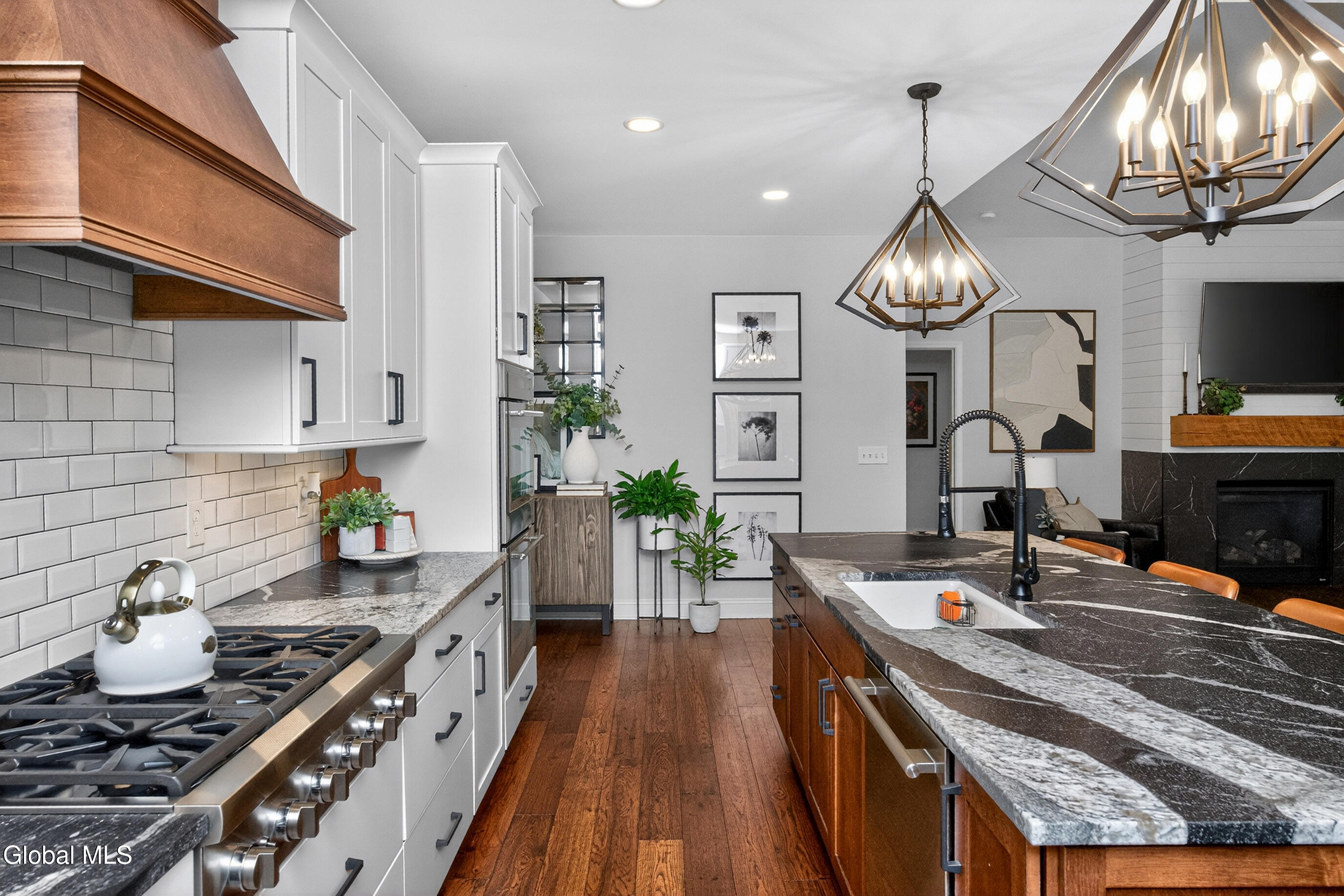 18 Bernie Loop Troy NY 12180
