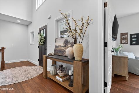 18 Bernie Loop Troy NY 12180