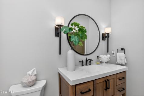 18 Bernie Loop Troy NY 12180