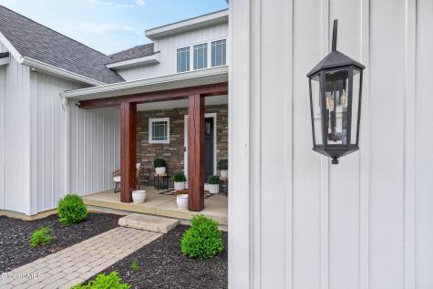 18 Bernie Loop Troy NY 12180