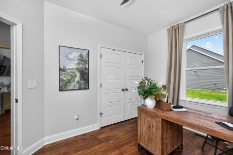 18 Bernie Loop Troy NY 12180