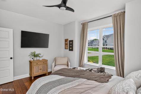 18 Bernie Loop Troy NY 12180