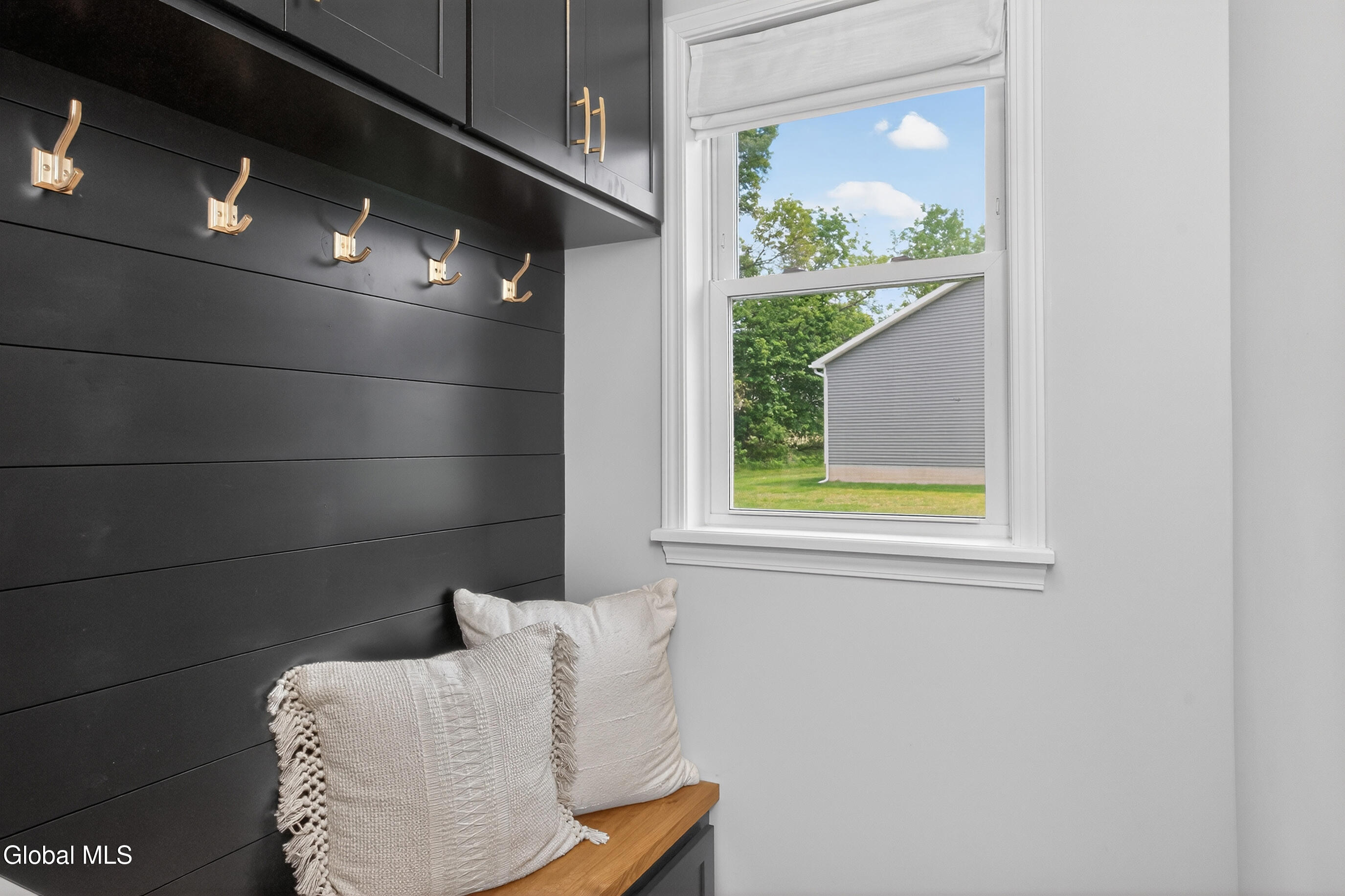 18 Bernie Loop Troy NY 12180