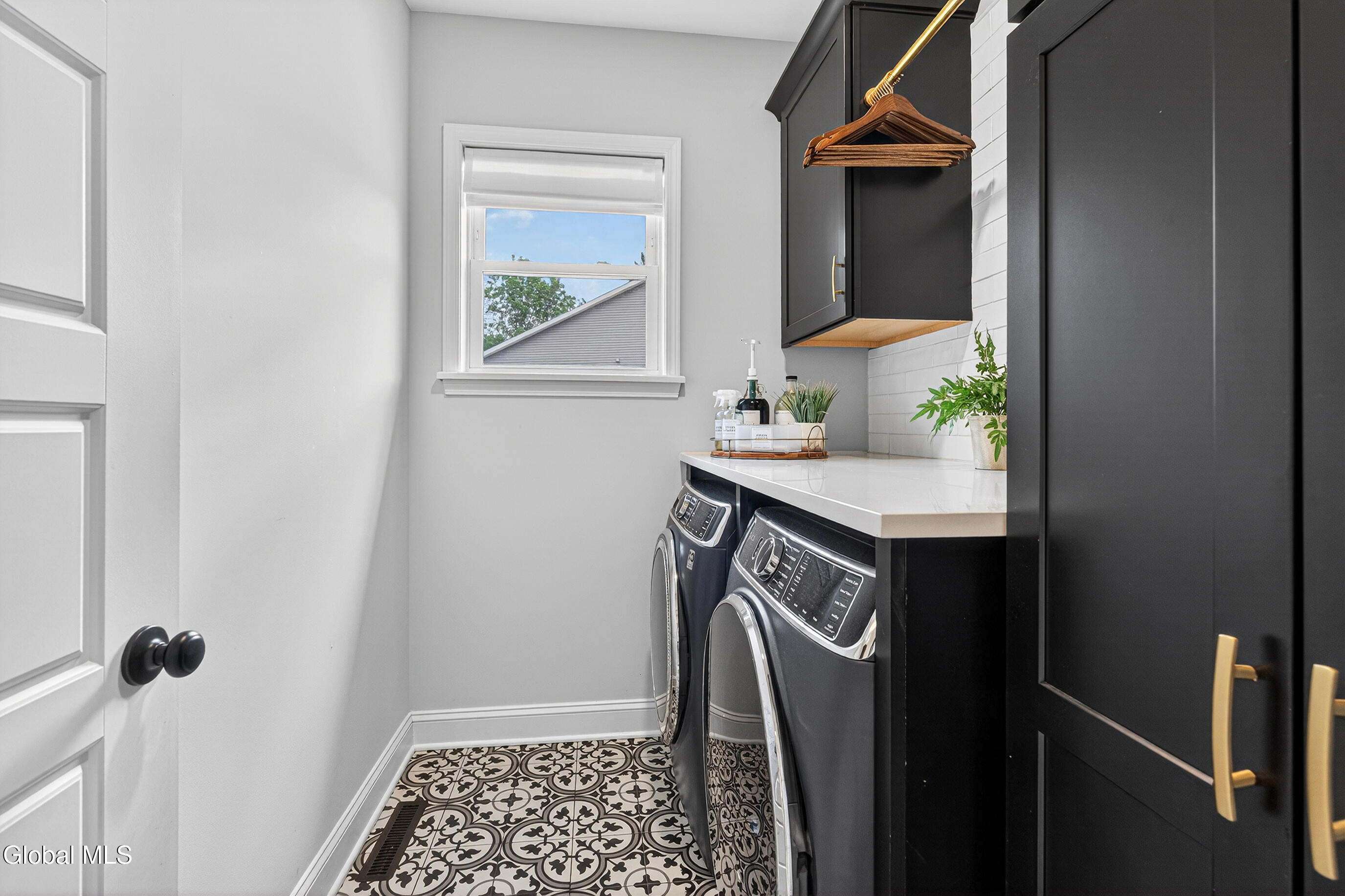 18 Bernie Loop Troy NY 12180