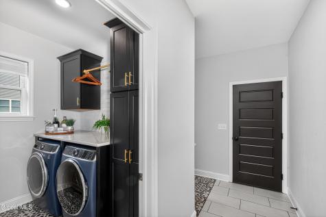 18 Bernie Loop Troy NY 12180