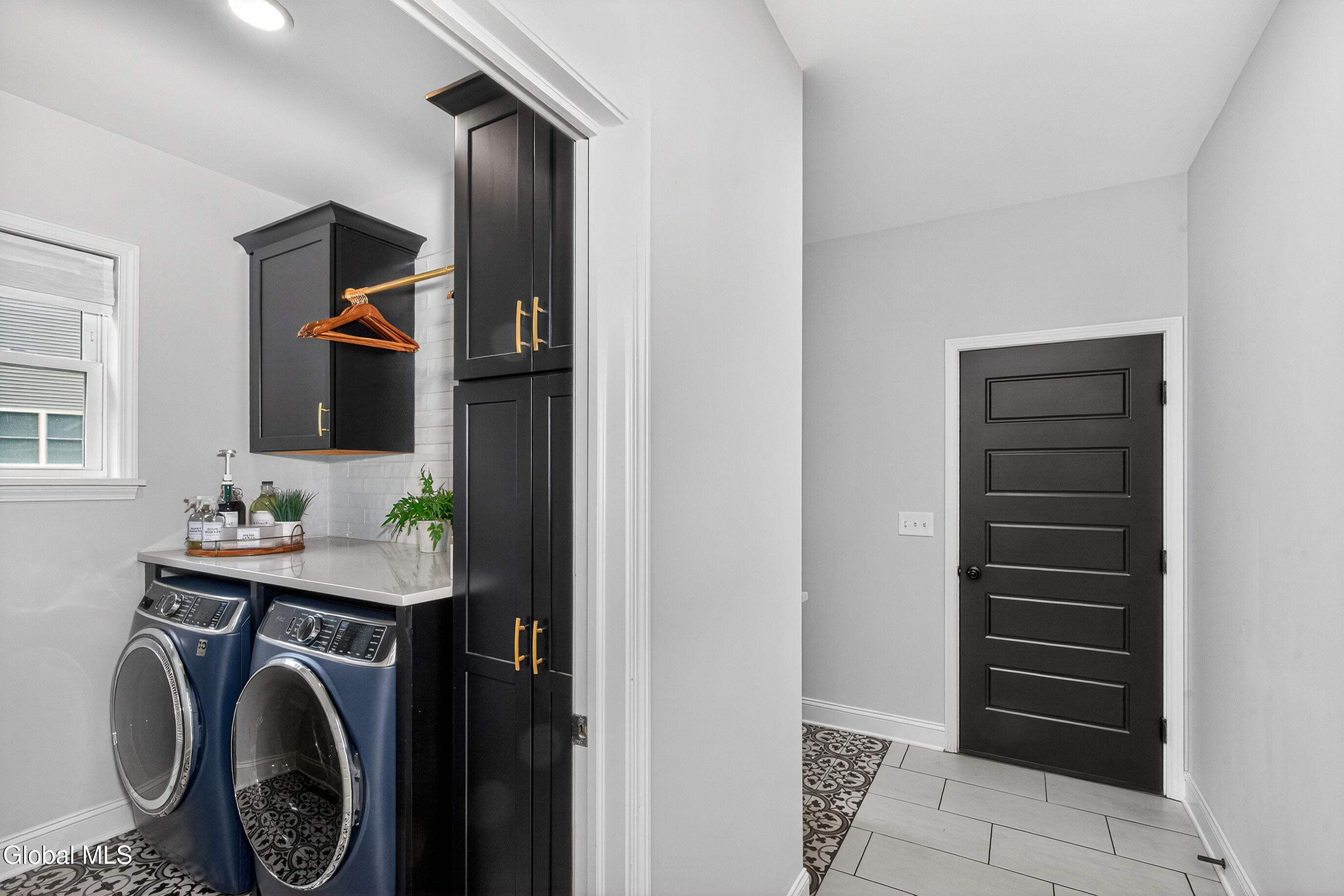 18 Bernie Loop Troy NY 12180