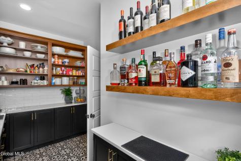 18 Bernie Loop Troy NY 12180
