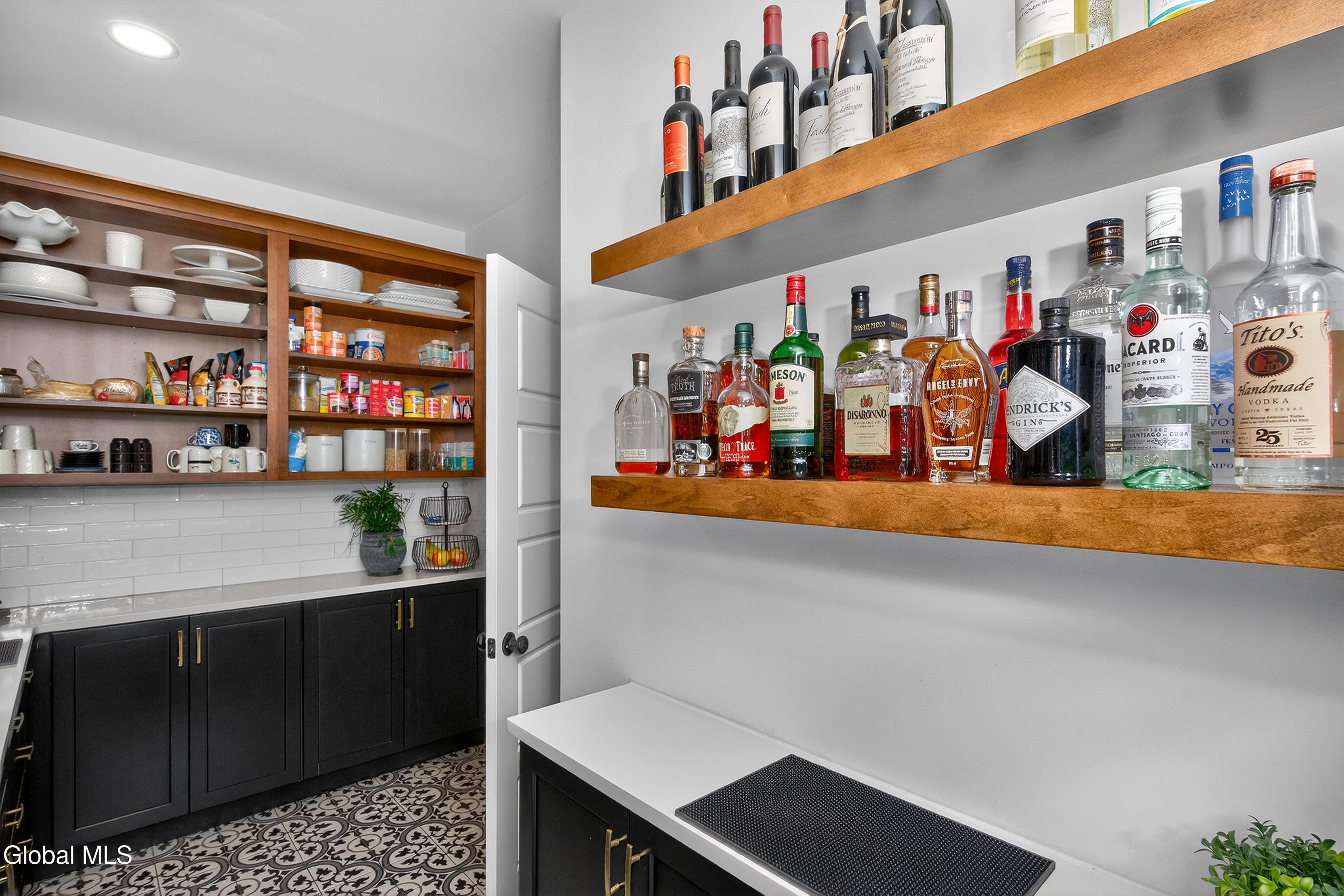 18 Bernie Loop Troy NY 12180