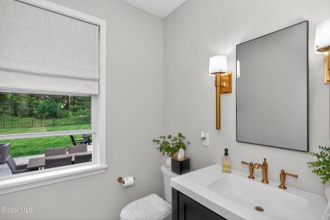 18 Bernie Loop Troy NY 12180